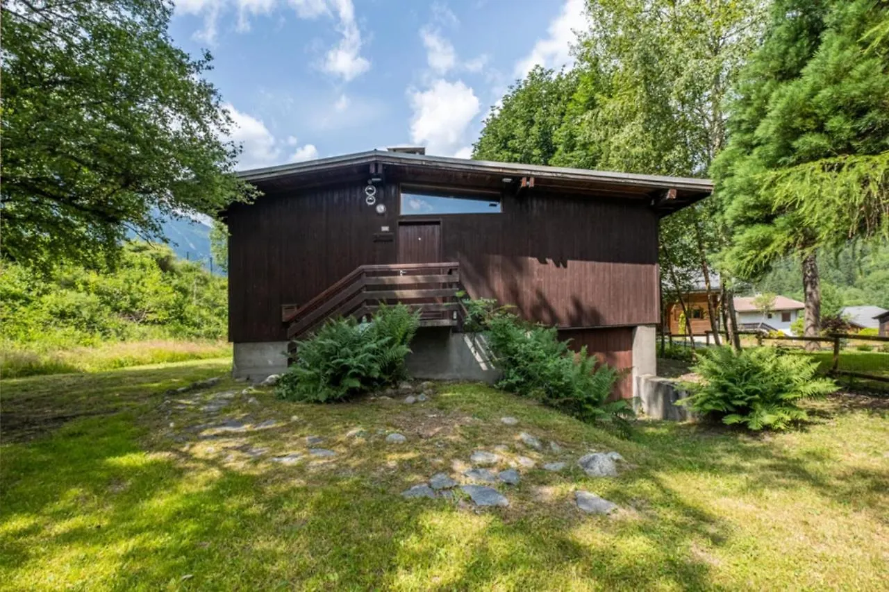 Rustic Chalet With Garden In Chamonix
