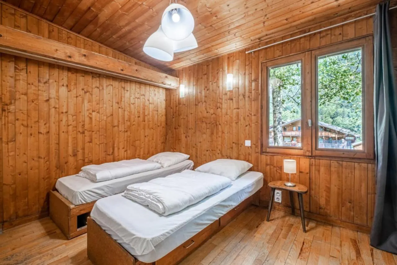 Rustic Chalet With Garden In שאמוני
